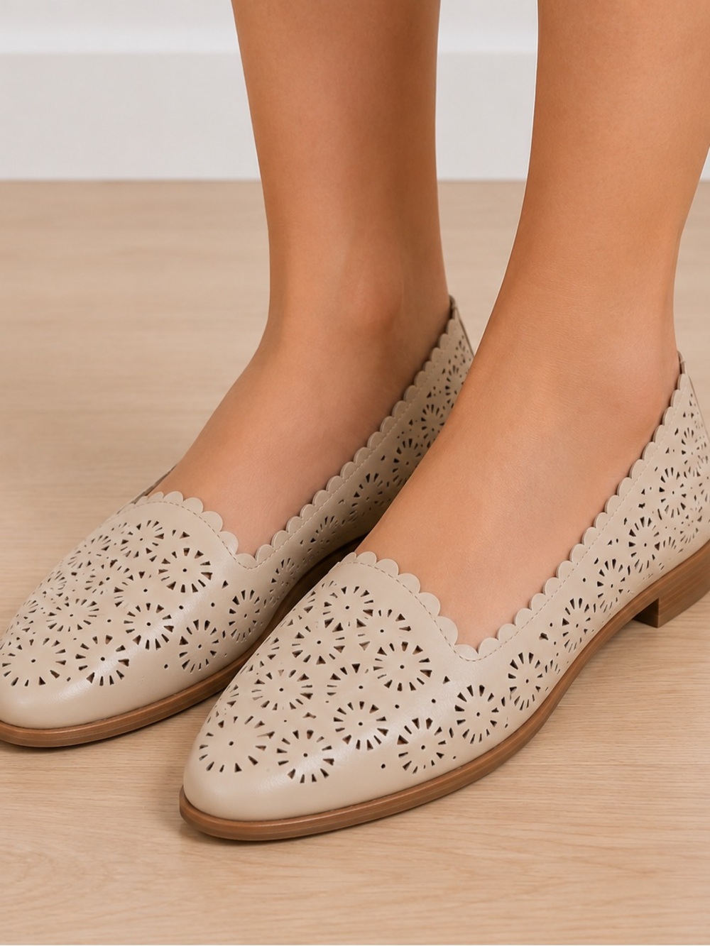 Spring Step Beige Laser-Cut Scalloped shoes. Brand new!